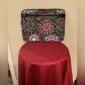 Studio C 15-16” laptop sleeve outside zip compartment blk. & wht. Interior NWT